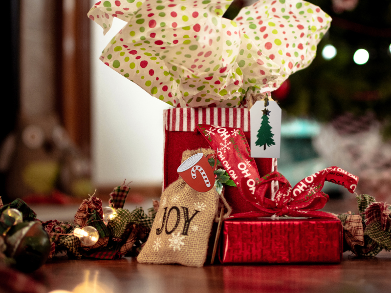 HOW TO STYLE GIFT TAGS LIKE A PRO 8